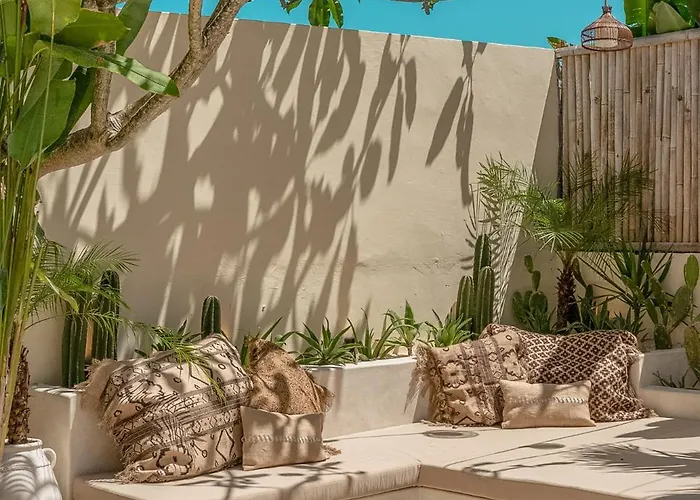 Zalana - Soul Of Nature Luxe Escape With Ethnic Charm Concept - 3 Min From Canggu