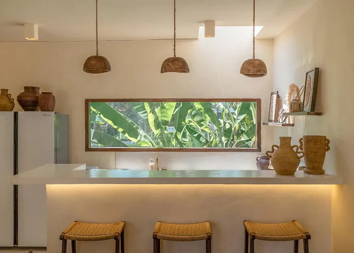 Zalana - Soul Of Nature Luxe Escape With Ethnic Charm Concept - 3 Min From Canggu