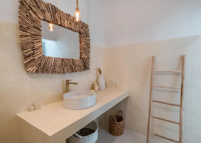 Villa Zalana - Soul Of Nature Luxe Escape With Ethnic Charm Concept - 3 Min From Canggu
