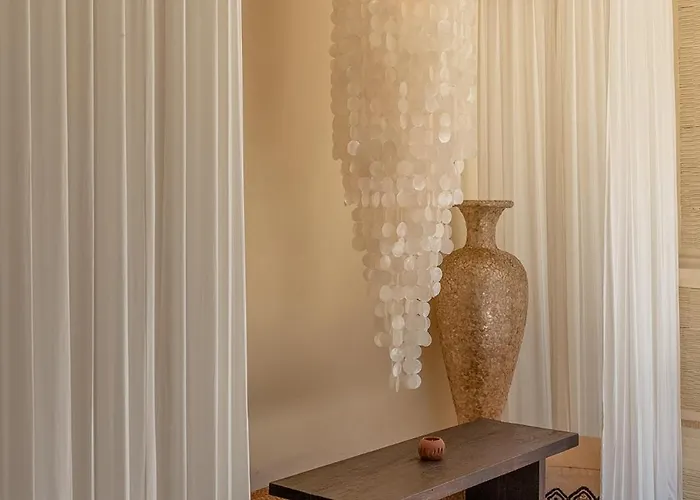 Zalana - Soul Of Nature Luxe Escape With Ethnic Charm Concept - 3 Min From Villa